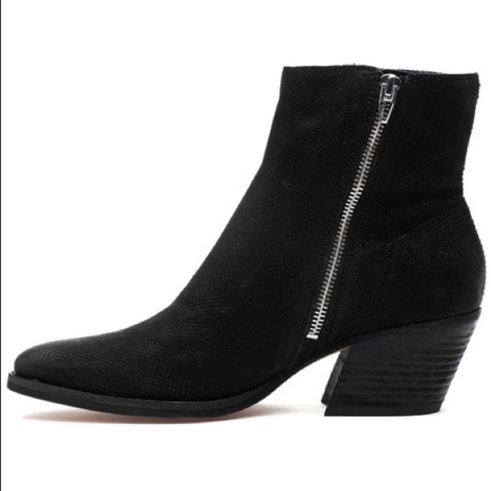 Dolce Vita Perforated Booties Black 8 Ankle Boots Block Heel Zip Up - Picture 6 of 9